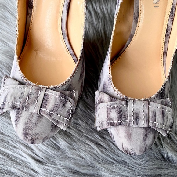 Gianni Bini Cloth Round Toe Platform Heels - Picture 4 of 12